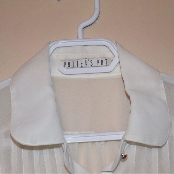 3/25$ Off white blouse - Picture 2 of 3